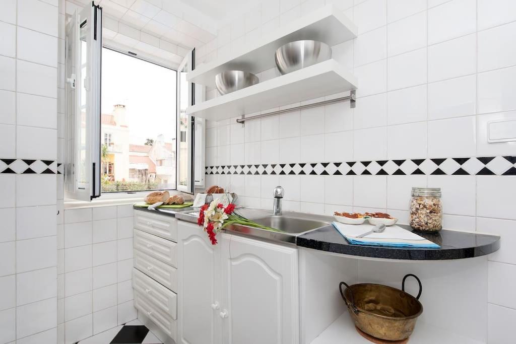Charming 2 Bedroom Apartment Avenida Da Liberdade Lisboa Exteriör bild