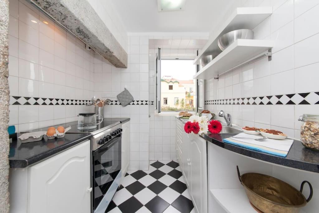 Charming 2 Bedroom Apartment Avenida Da Liberdade Lisboa Exteriör bild