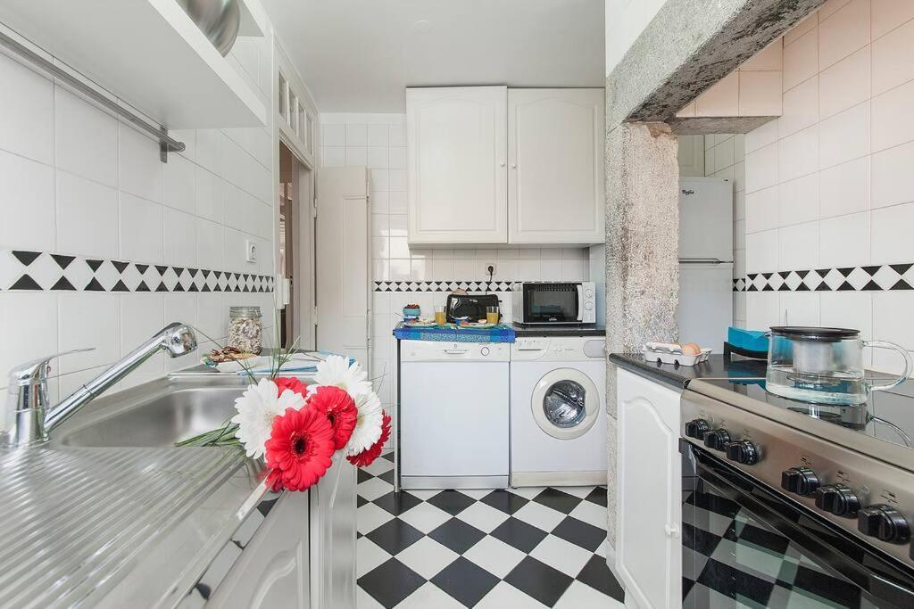 Charming 2 Bedroom Apartment Avenida Da Liberdade Lisboa Exteriör bild