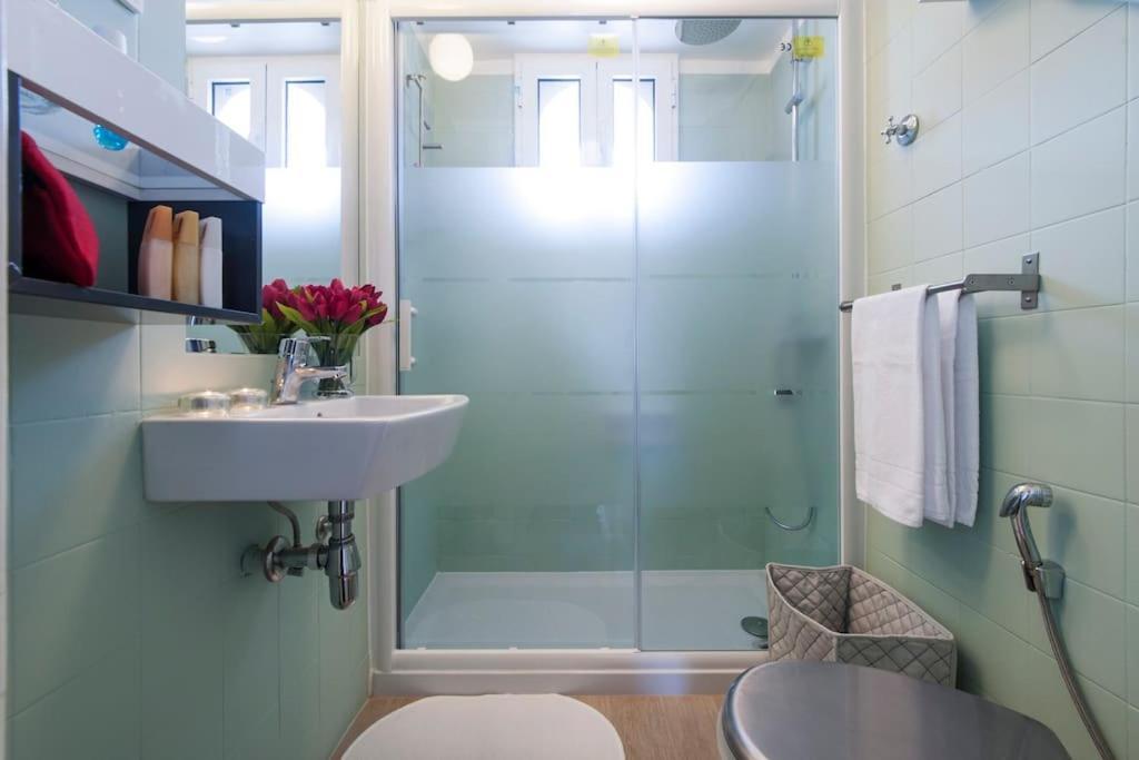 Charming 2 Bedroom Apartment Avenida Da Liberdade Lisboa Exteriör bild